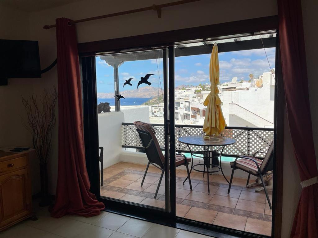 The White Dragos With Ocean View - Ac - Private Pool Apartment Tias Ngoại thất bức ảnh
